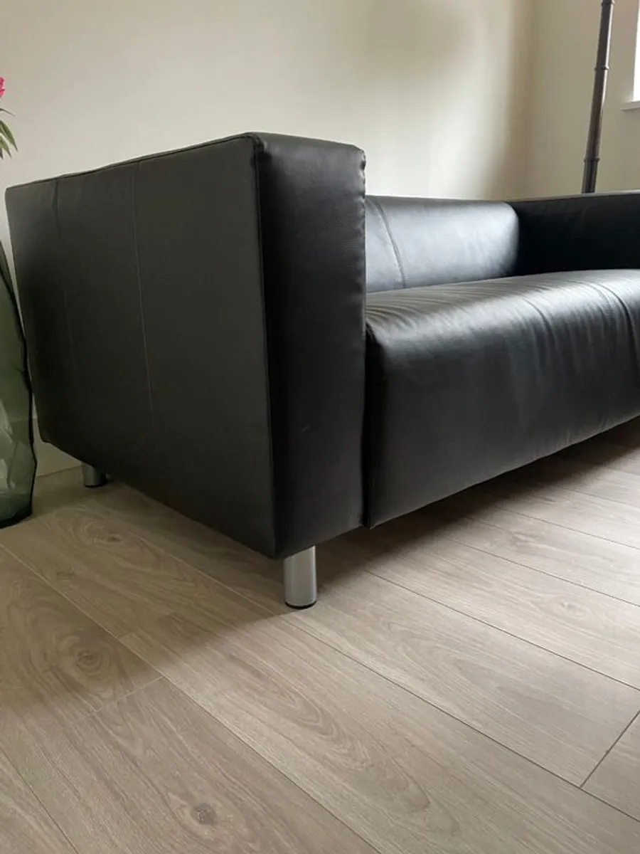 Black leather couch new (+ 2 used armchairs, in good condition) - Image 3