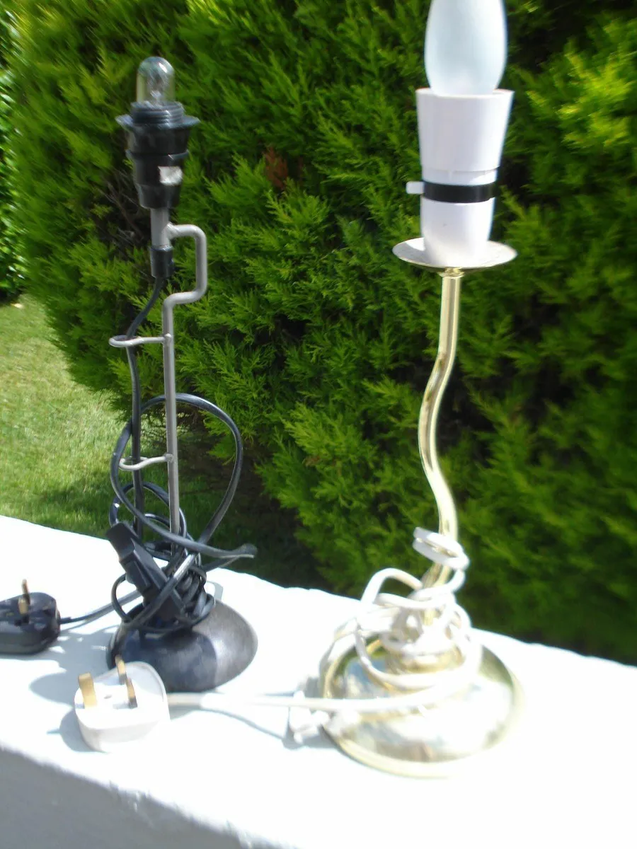 2  METAL LAMP SHADE BASES. - Image 3
