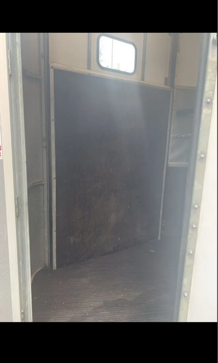Ifor Williams 510 Horsebox - Image 4