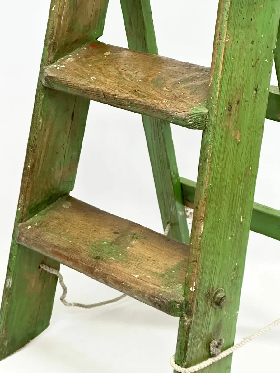Vintage Steps - Image 3