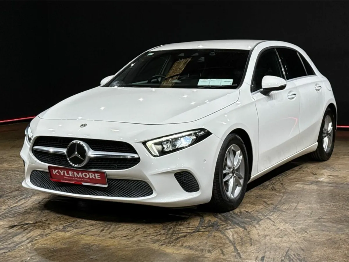 Mercedes-Benz A-Class 1.3 AUTOMATIC - Image 3
