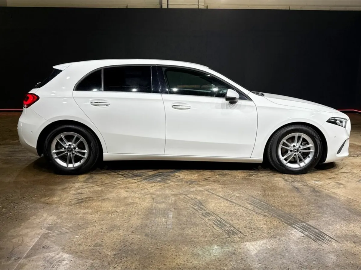 Mercedes-Benz A-Class 1.3 AUTOMATIC - Image 4