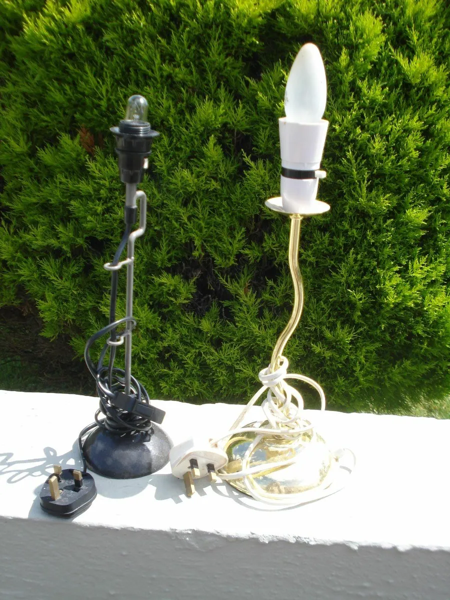 2  METAL LAMP SHADE BASES. - Image 1