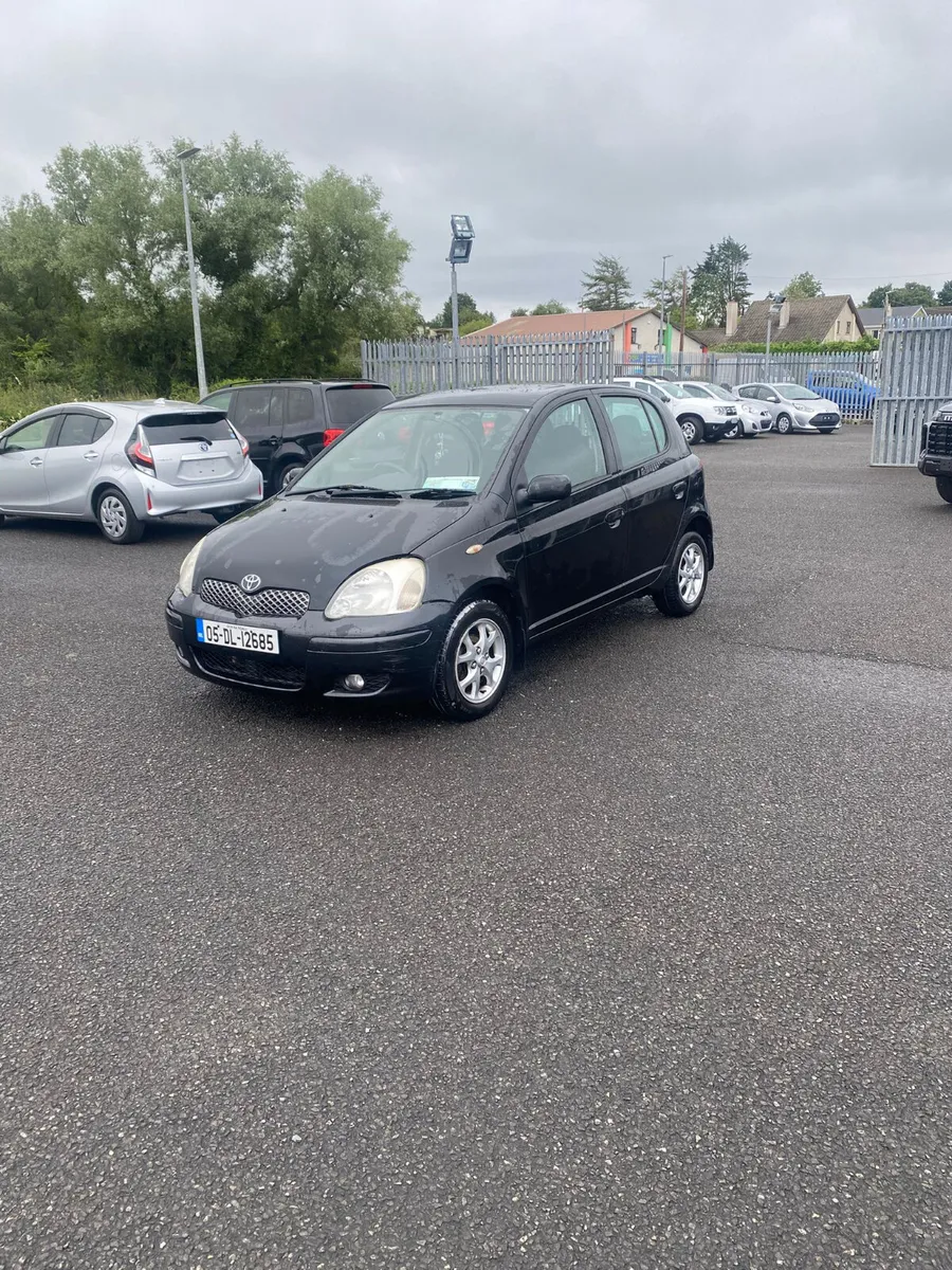 Toyota Yaris 2005 - Image 1