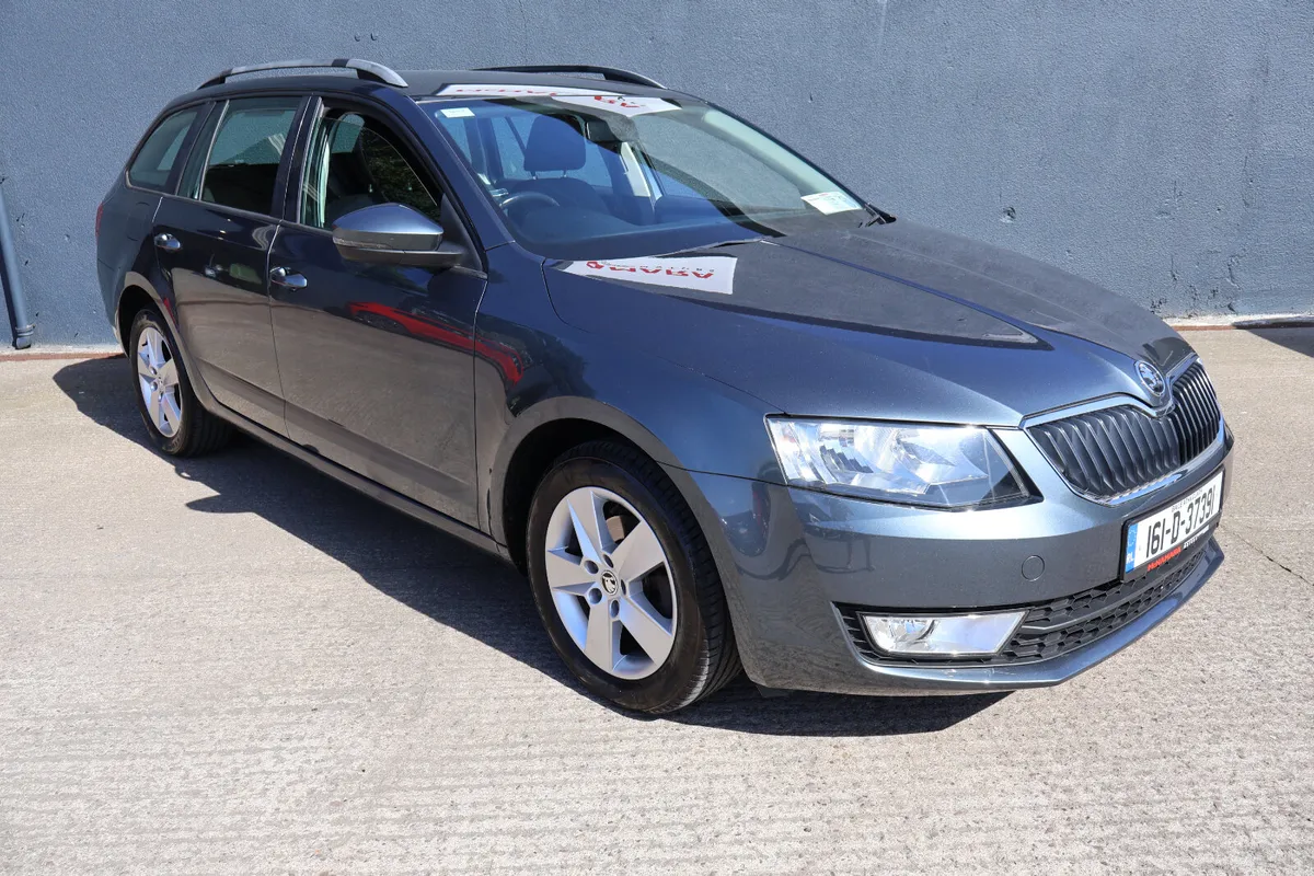 Skoda Octavia Combi 1 Owner Only 67000Km - Image 3