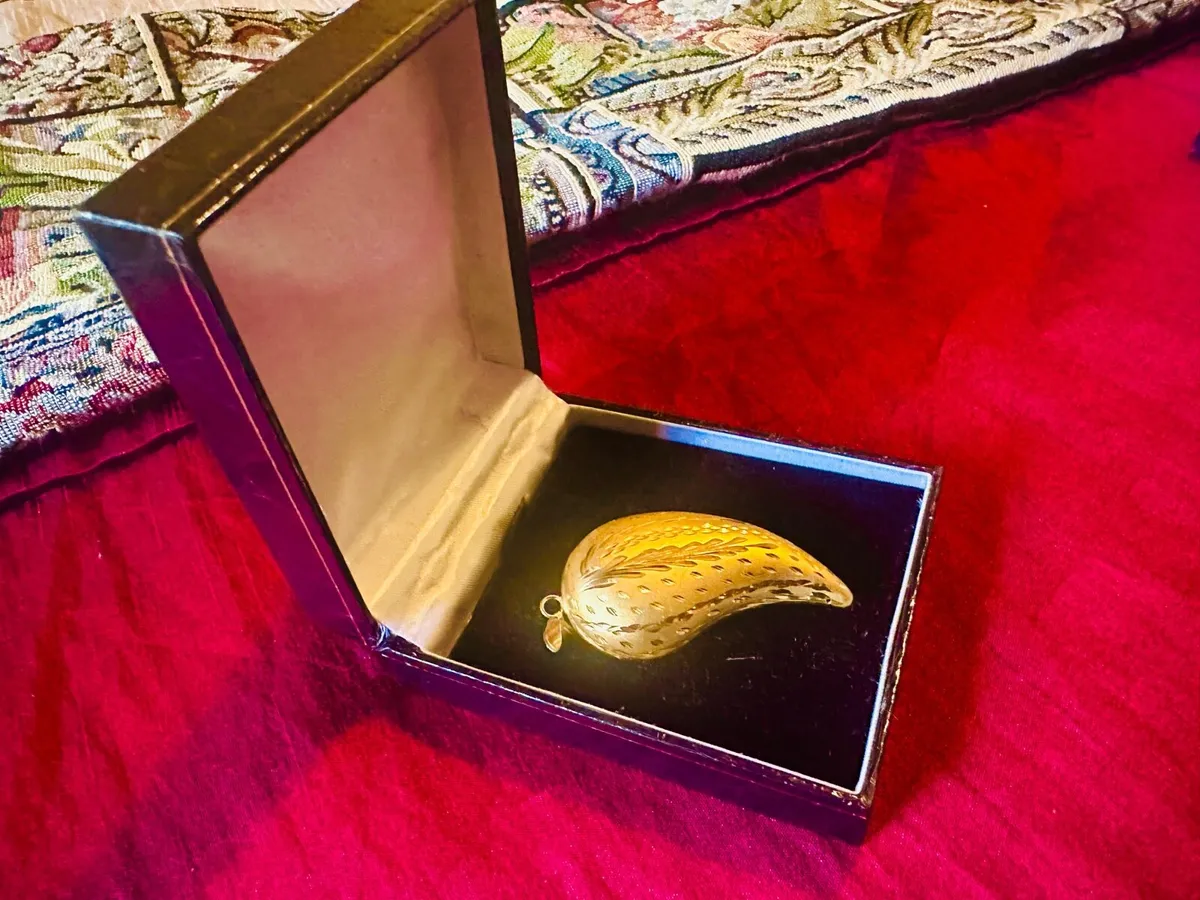 21. K. CT. Gold charm 11,6 grams - Image 1