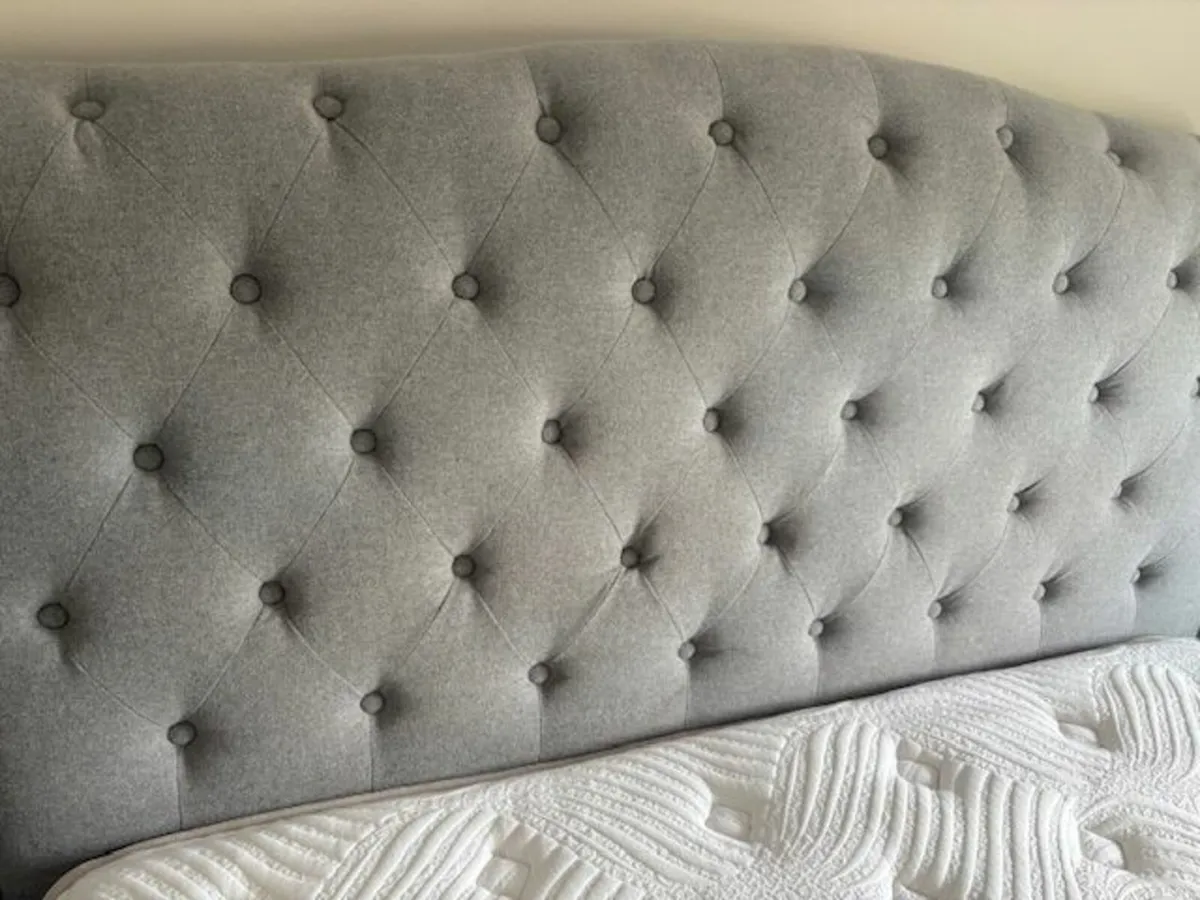 5ft Grey Material Sleigh bed / very good condition - Image 4