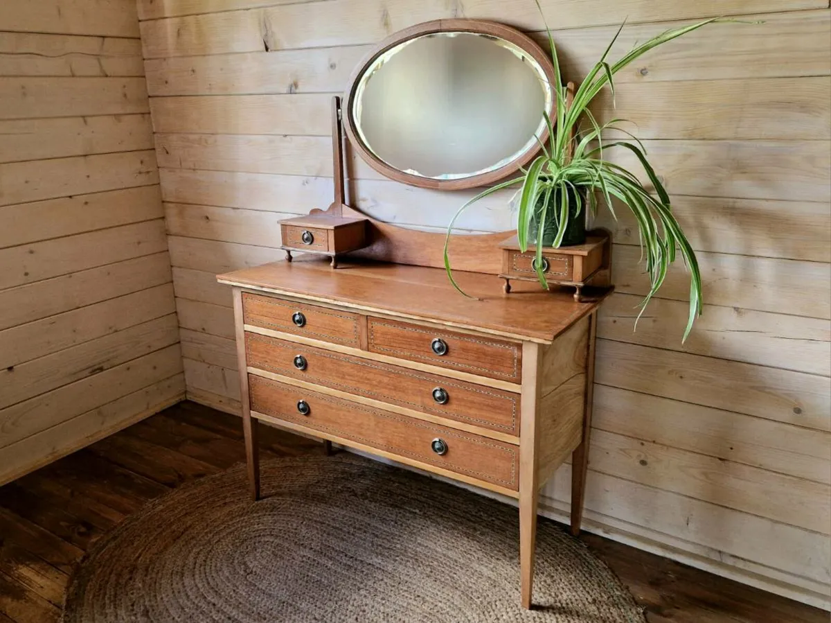 Antique vanity / dressing table - Image 1