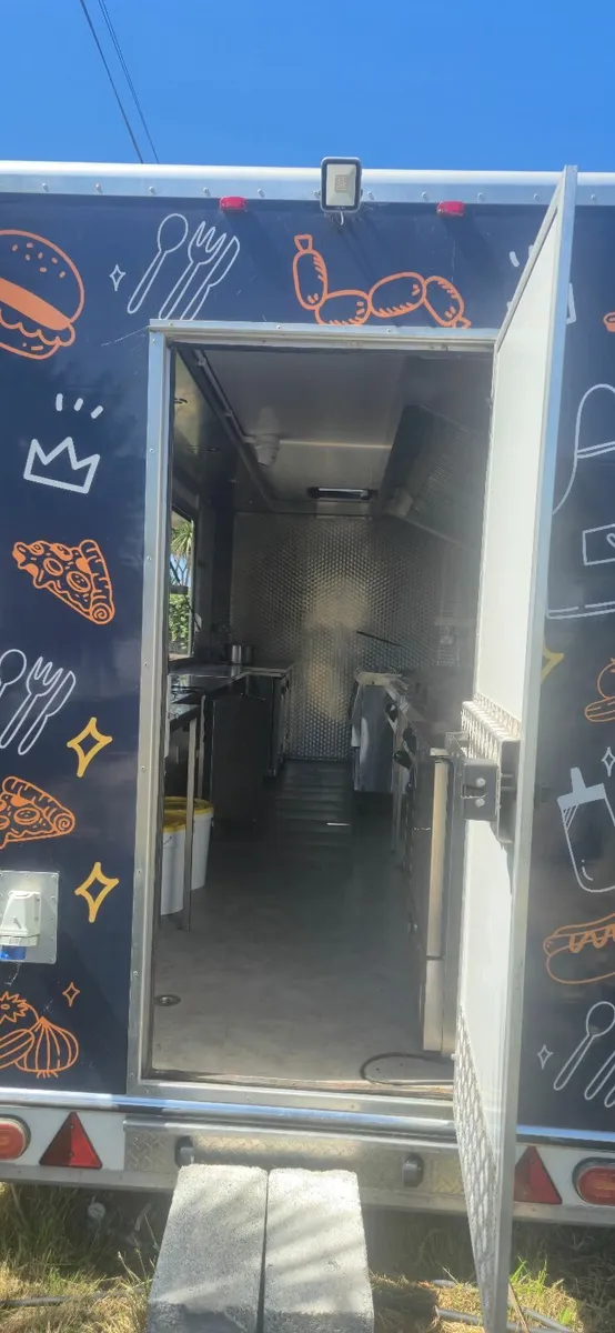 Food Truck - Image 4