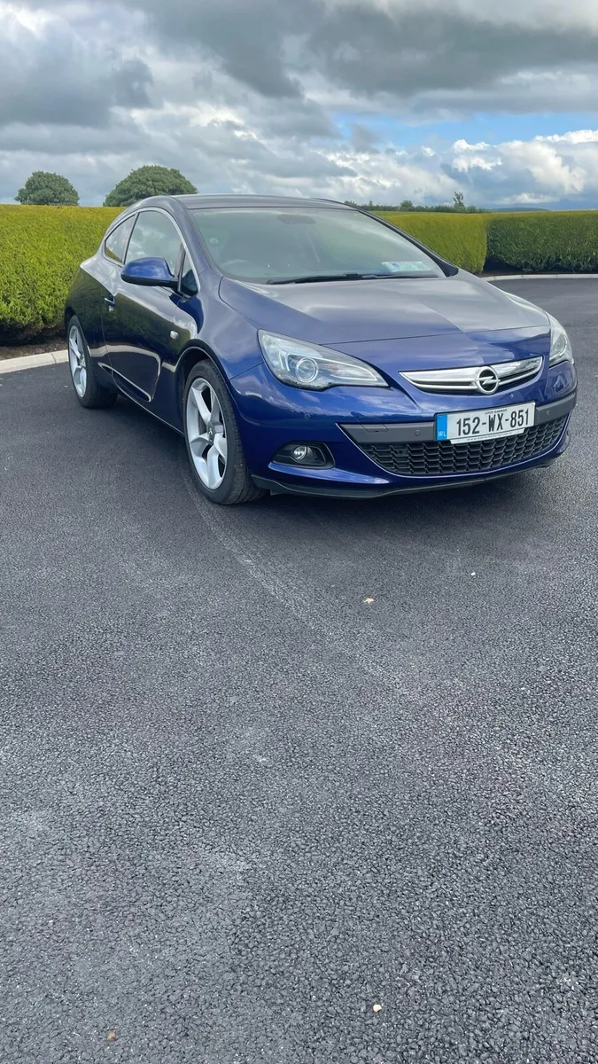 152 Opel Astra GTC 2L - Image 2
