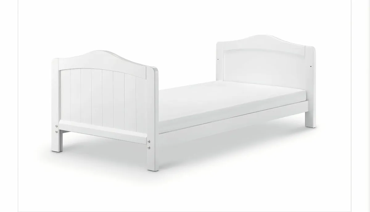 Baby cot - Image 1