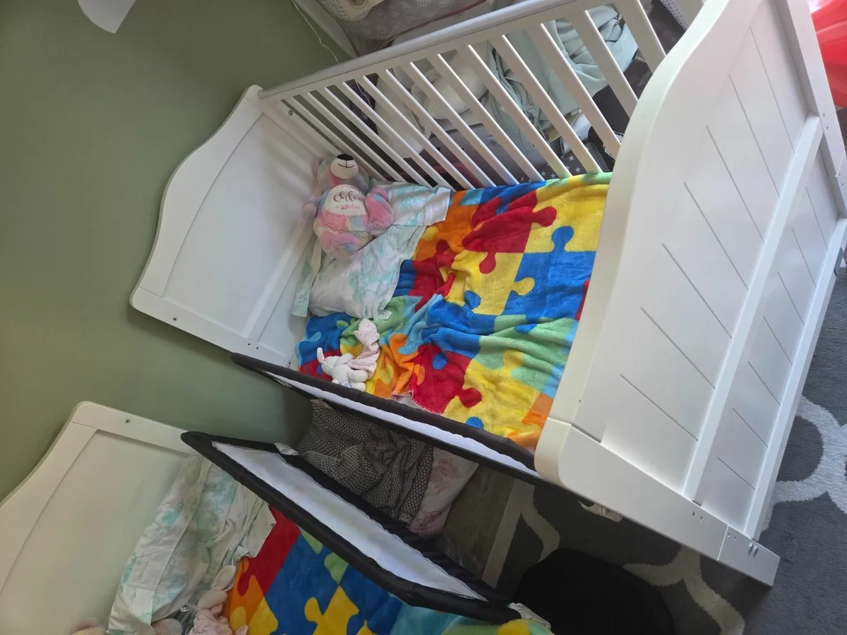 Baby cot - Image 3