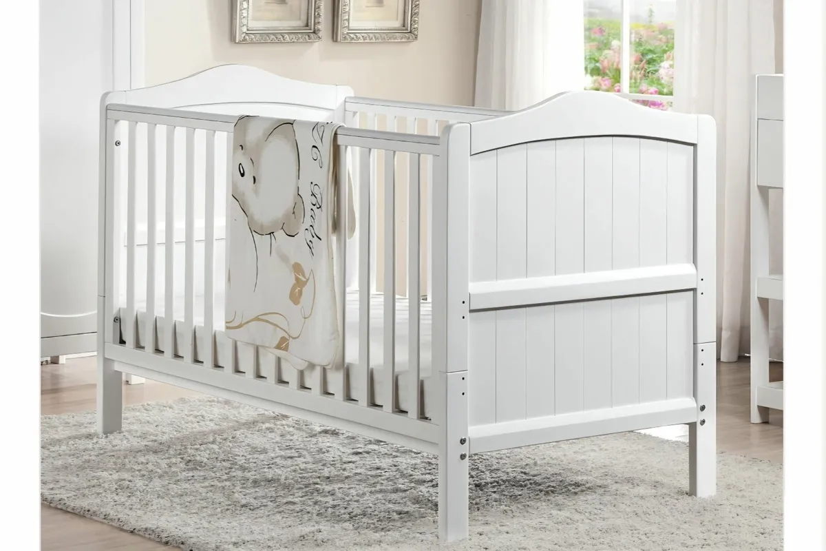 Baby cot - Image 4