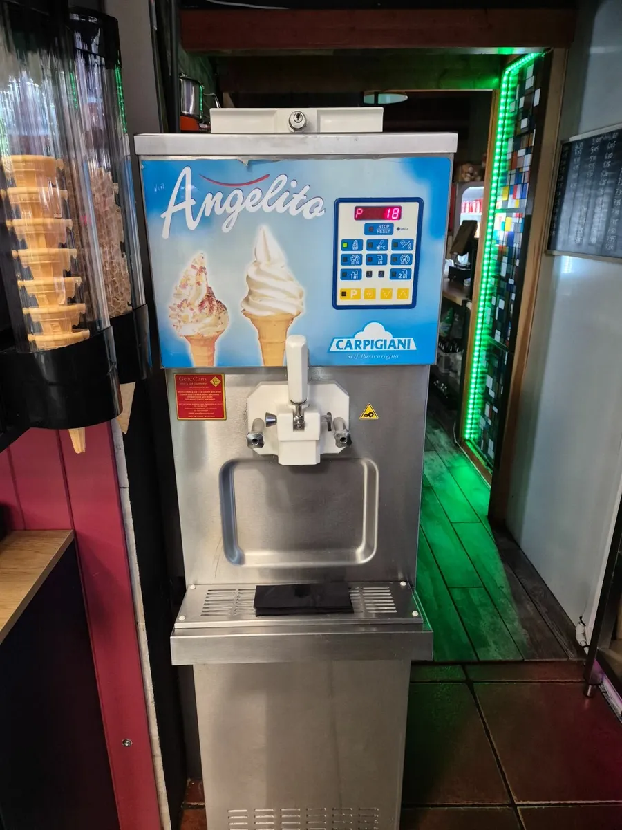 Icecream machine Carpigiani
