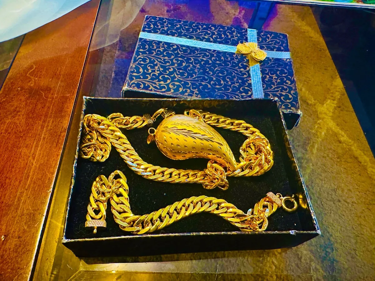 21 K  gold. chain necklace +chain bracelet + charm - Image 3