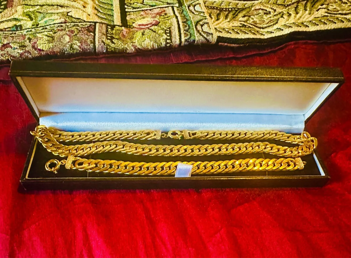 21 CT gold. chain necklace + chain bracelet - Image 2