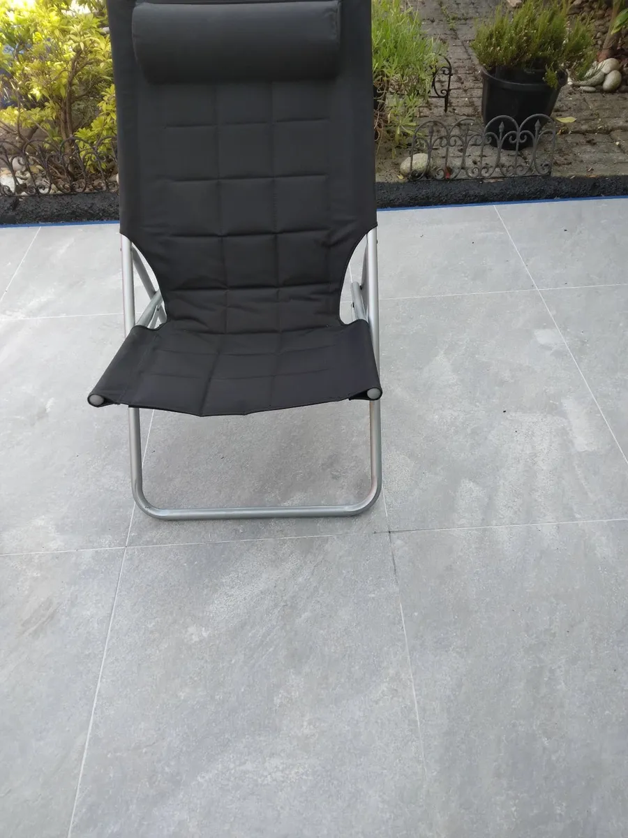 Fold up chair - Image 2