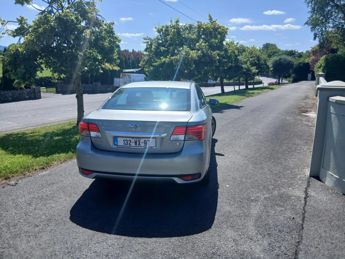 132 Toyota Avensis diesel - Image 3