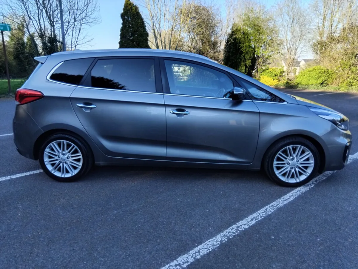 Kia Carens 1.7 EX - Image 4