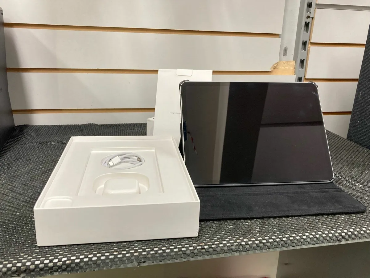 iPad Pro 4th Gen - Image 2