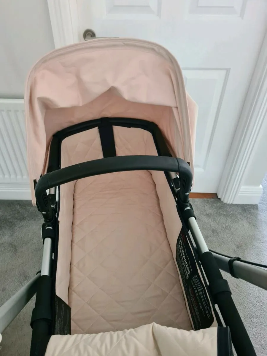 Bugaboo Cameleon pram and buggy - Image 3