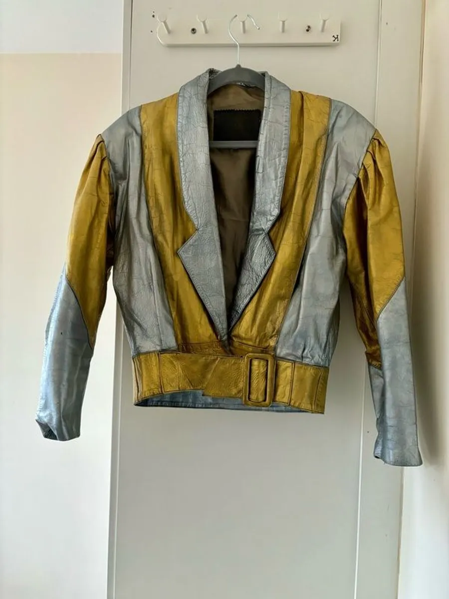 Vintage 80s gold & silver jacket in good condition - Image 1