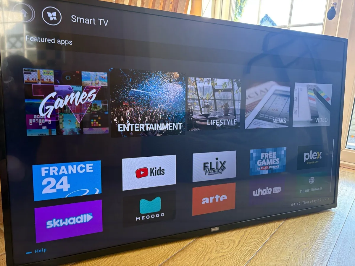 50 inch 4k Smart TV - Image 2