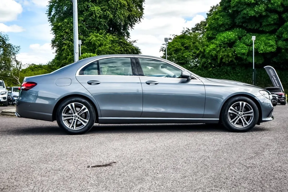 Mercedes-Benz E-Class E220d Avantgarde 194bhp Auto - Image 3