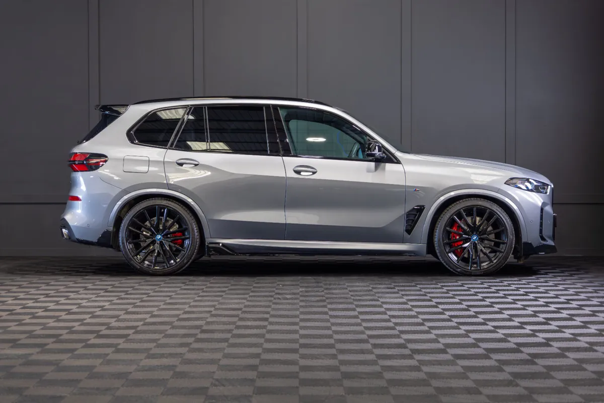 2025 BMW X5 X-Drive 50e M-Sport - Image 2
