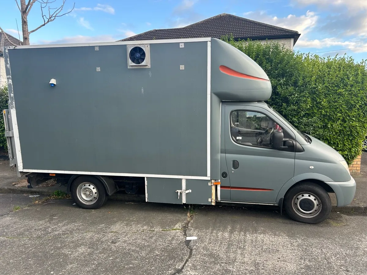 Mobile Food Truck - Image 1