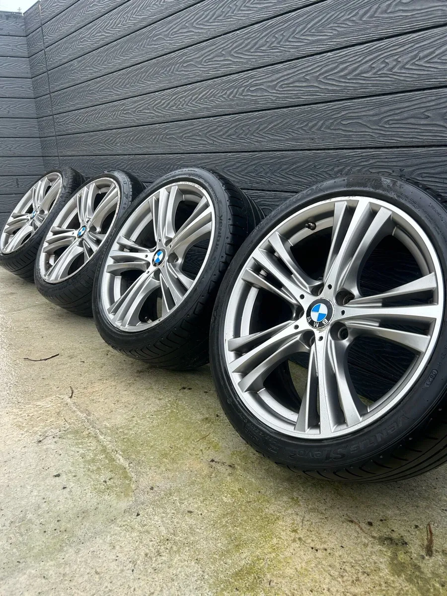 19” GENUINE BMW 5 SERIES ALLOY WHEELS & TYRES - Image 1