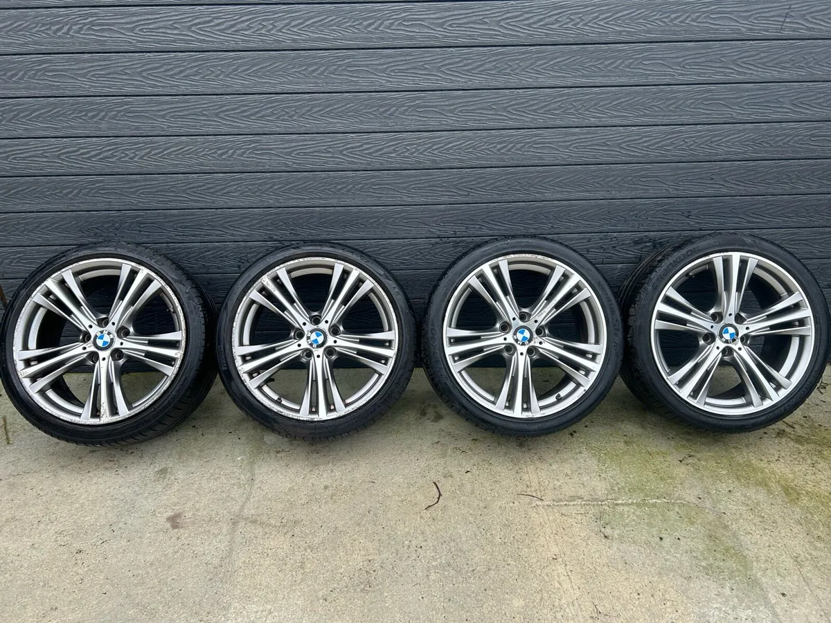 19” GENUINE BMW 5 SERIES ALLOY WHEELS & TYRES - Image 2