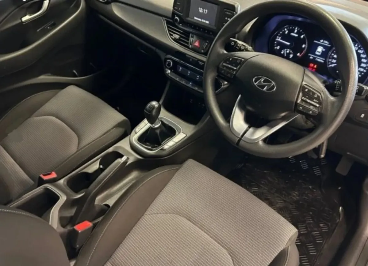 Hyundai i30 2018 - Image 2