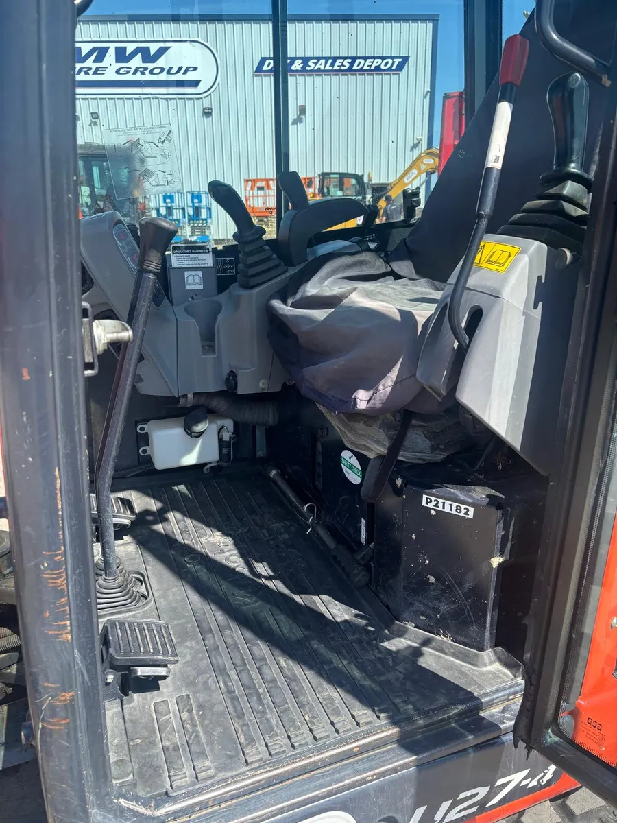 Kubota U27-4 Mini Digger - Image 3