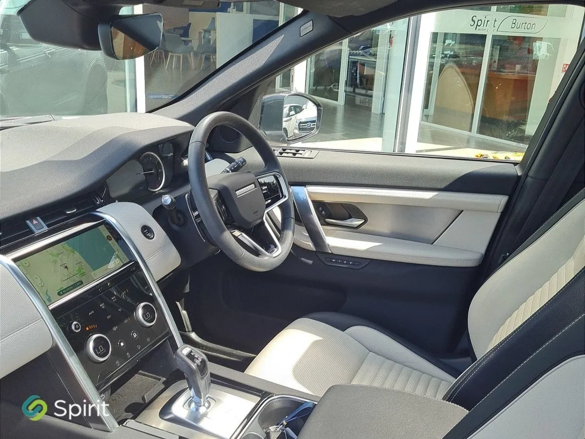 Land Rover Discovery Sport AWD R-dynamic SE Auto - Image 3