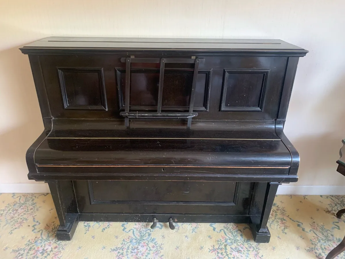 Piano - Image 1