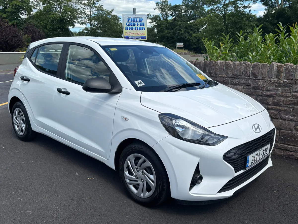 Hyundai i10 2024 only 20000 kms  as new - Image 4