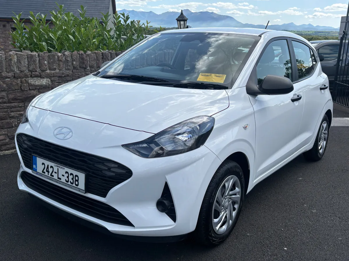 Hyundai i10 2024 only 20000 kms  as new - Image 2