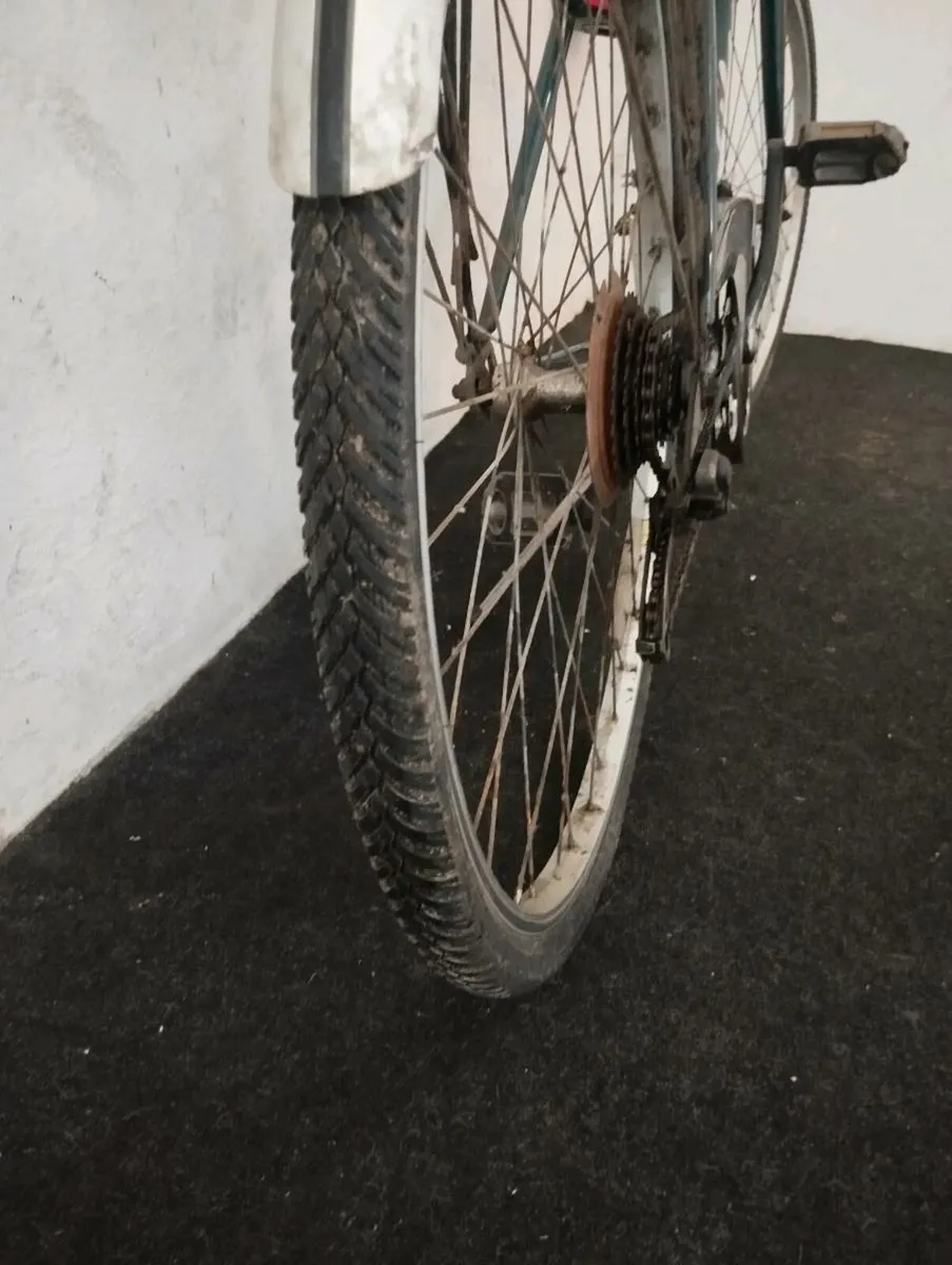 Ladies 28inch hybrid - Image 4