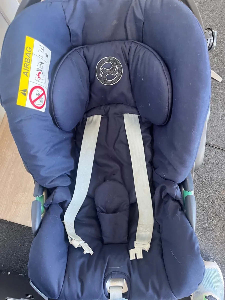 Baby Car Seat - Image 1