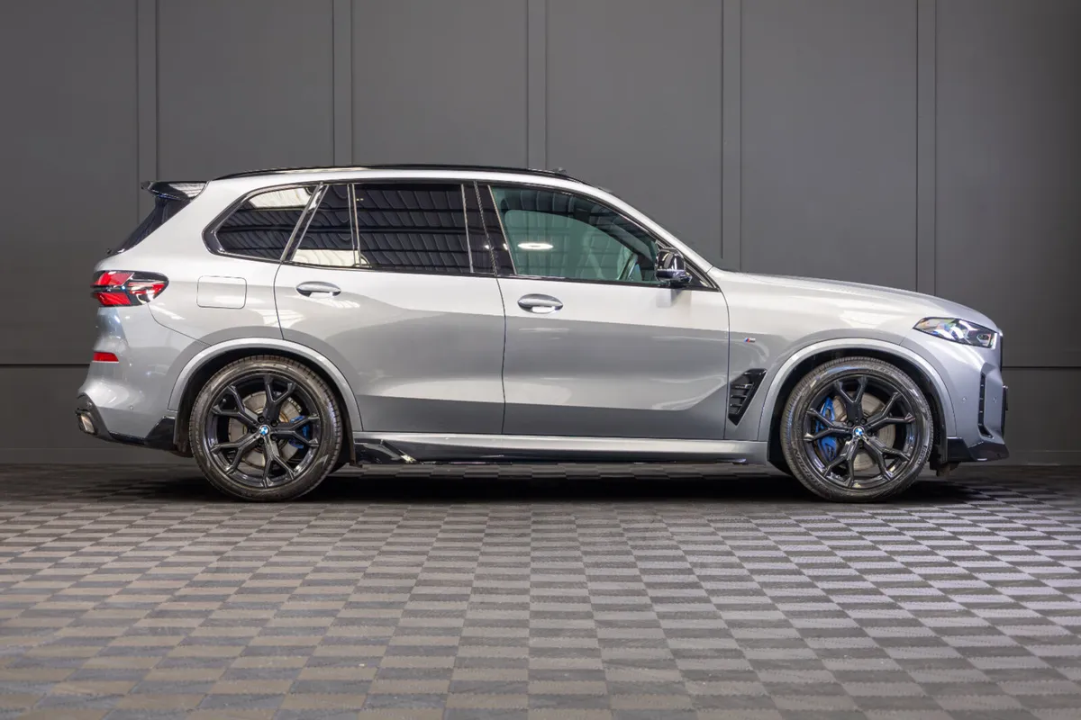 2024 BMW X5 X-Drive 50e M-Sport - Image 2