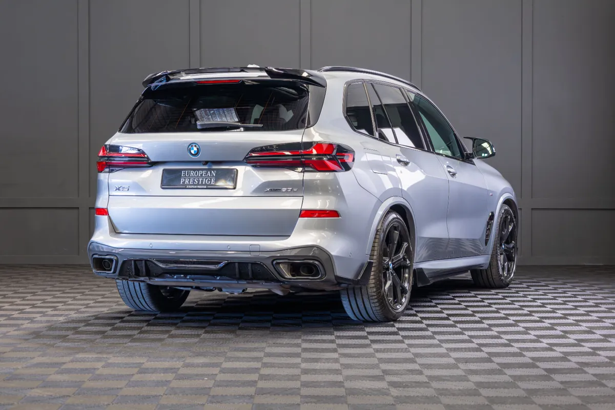 2024 BMW X5 X-Drive 50e M-Sport - Image 3