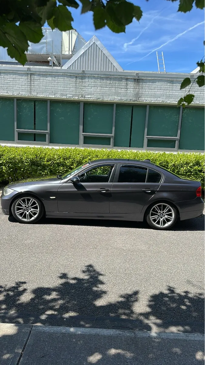 BMW 318D E90 - Image 3