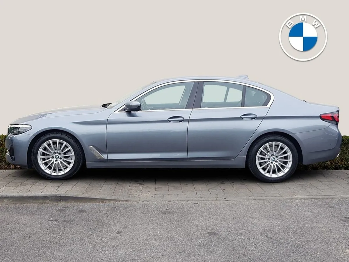 BMW 5 Series 520d SE - Image 3