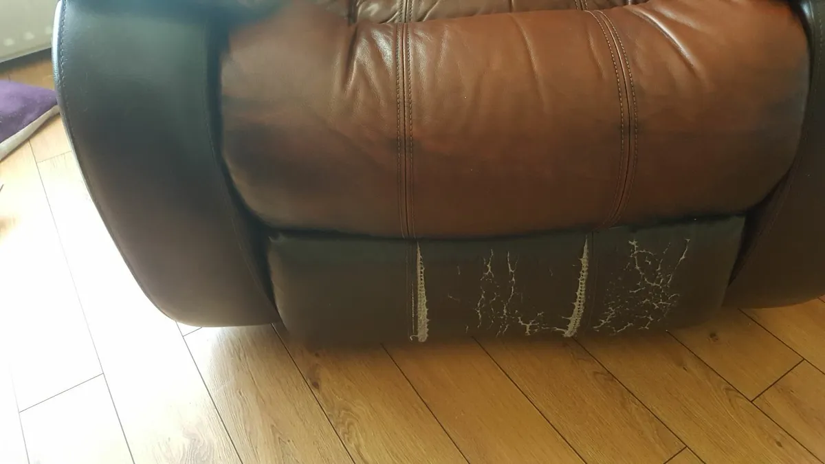 Leather couch - Image 3