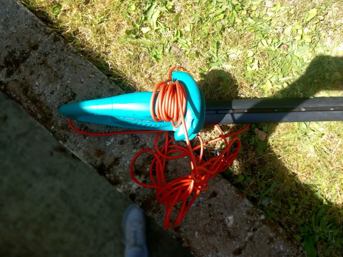 Bosch hedge trimmers - Image 3