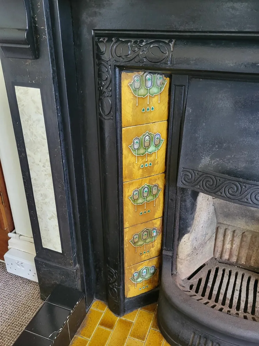 Antique fireplace and surrounds - Image 3