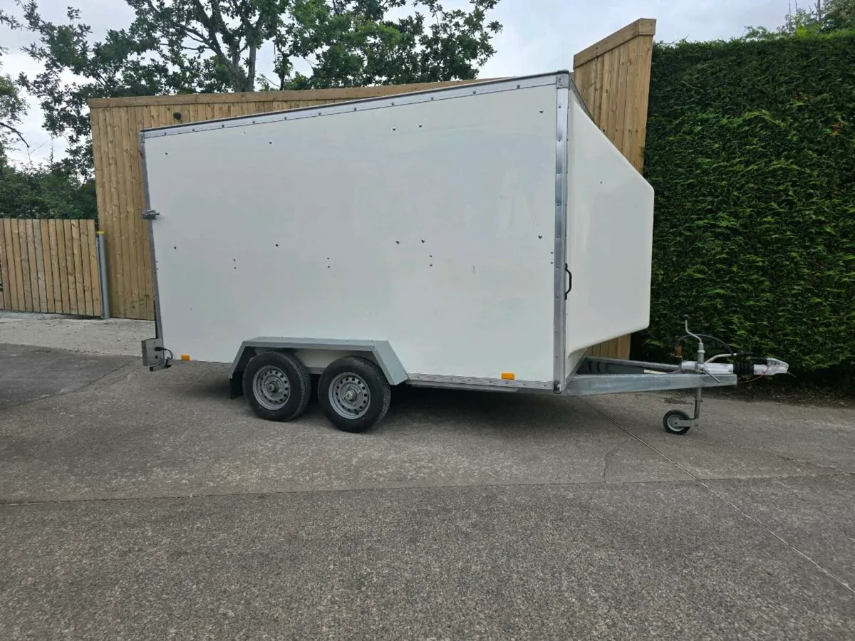 Near new 12x6ft indespension box trailer ramp door - Image 1