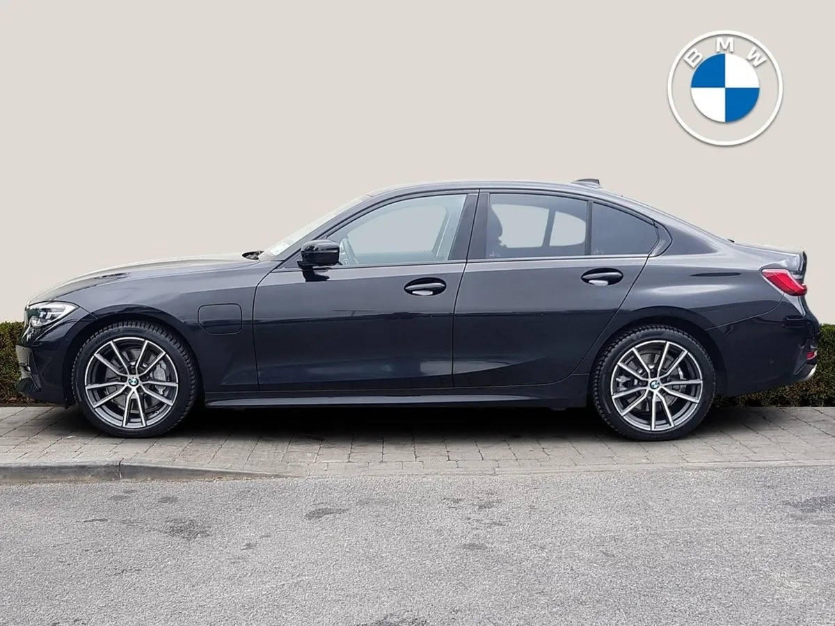 BMW 3 Series 330e Sport Pro - Image 3