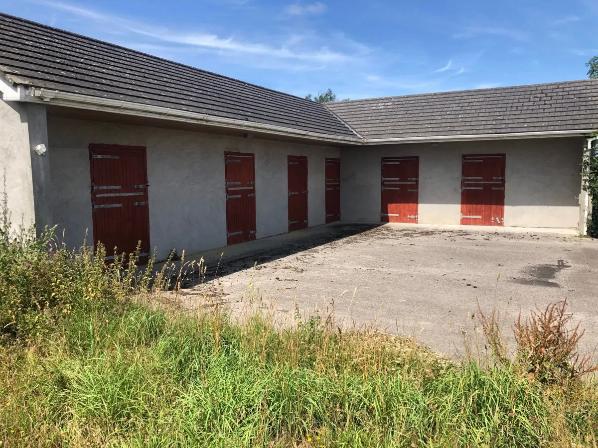 STABLES + STORAGE FOR RENT